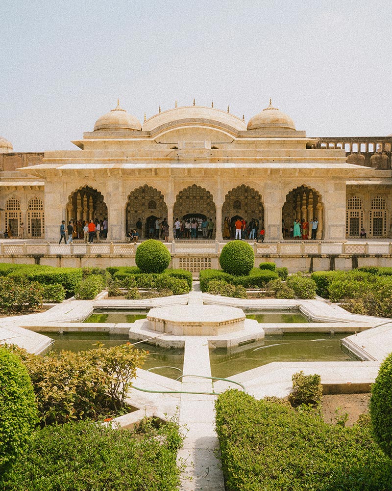 jaipur palace courtyard rajasthan
